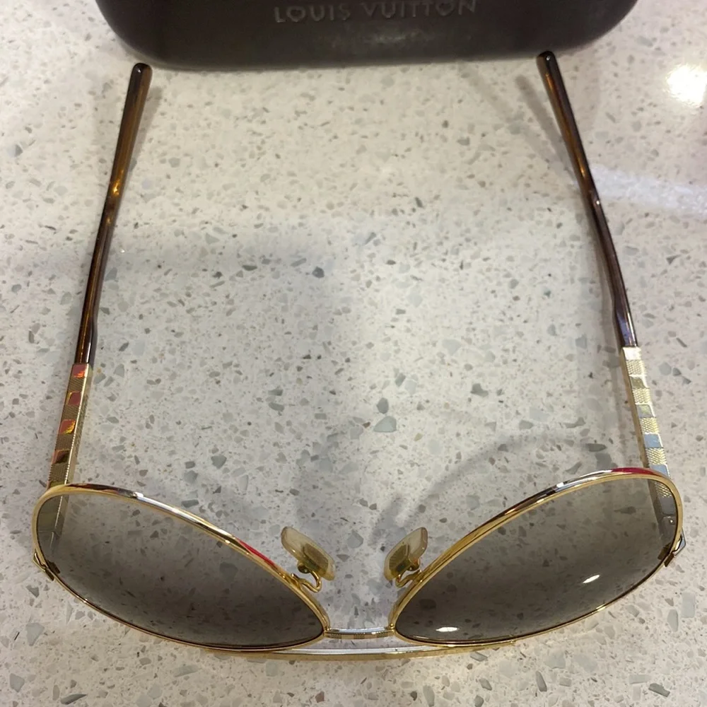 Louis Vuitton Aviator sunglasses - Picture 8 of 16